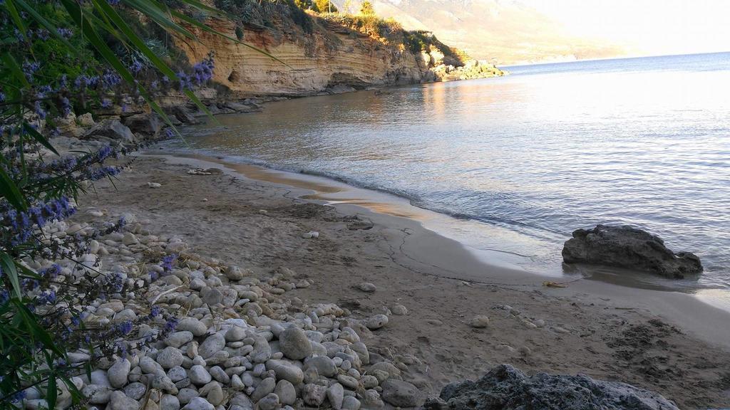 Pessada Bay Studios And Apartments Pesádha Dış mekan fotoğraf